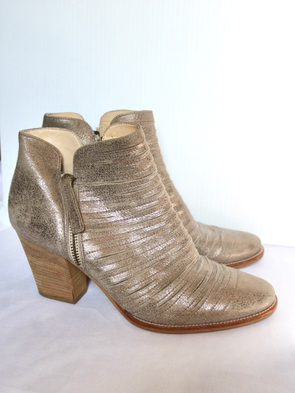 Paul Green Silver Malibu Sliced Metallic Leather Ankle Boots Women's Size 9 Fall